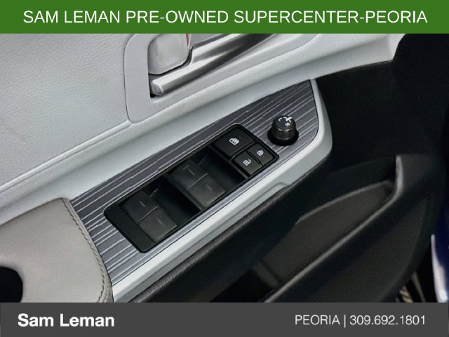 Used 2025 Toyota Sienna XLE w/ XLE Plus Package AWD/4WD image 18
