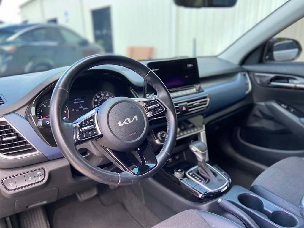 Used 2022 Kia Seltos S FWD image 14