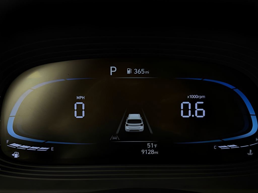 Used 2025 Hyundai Venue Limited FWD image 21