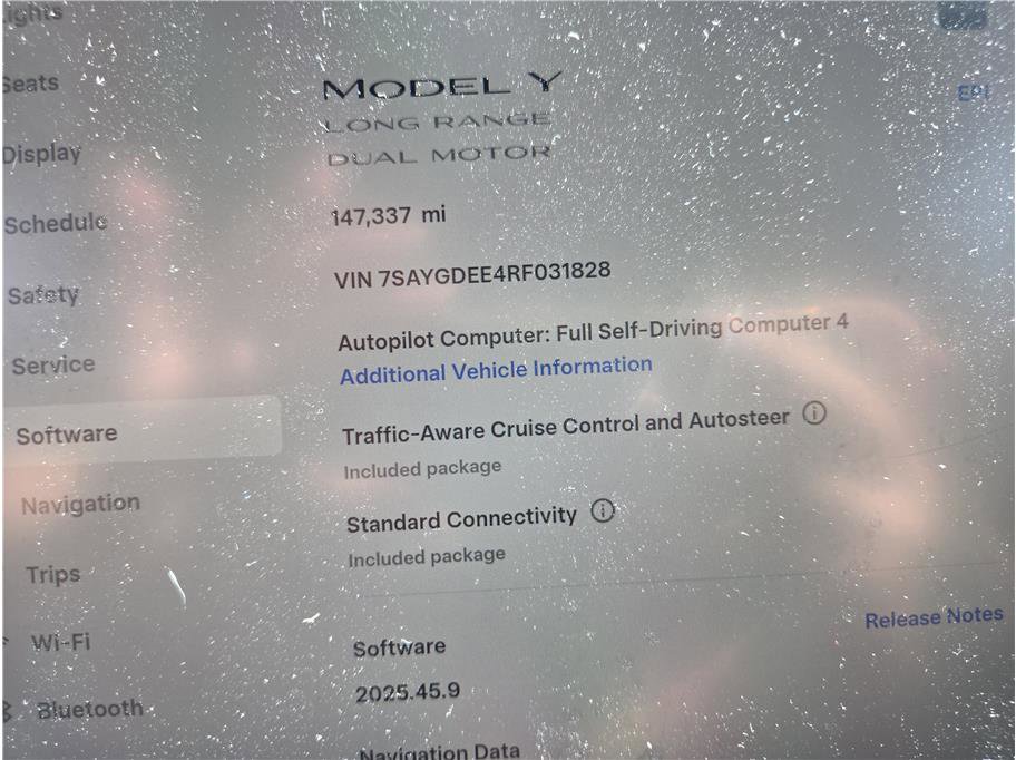 Used 2024 Tesla Model Y Long Range AWD/4WD image 18