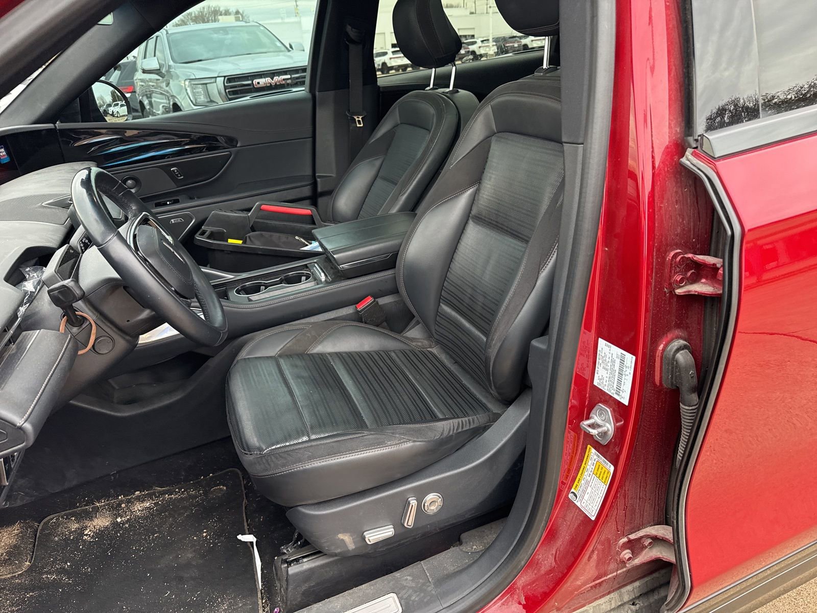 Used 2024 Lincoln Nautilus Reserve w/ Equipment Group 202A image 10