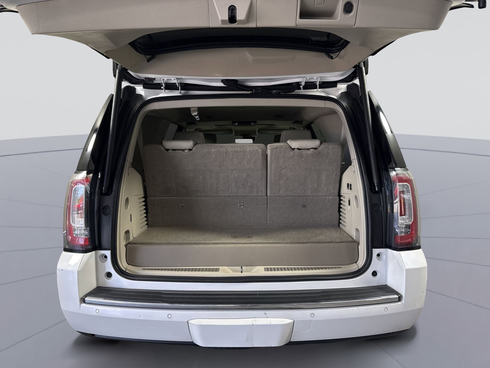 Used 2018 GMC Yukon Denali w/ Open Road Package AWD/4WD image 27