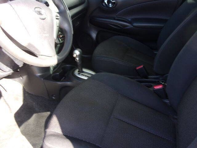 Used 2018 Nissan Versa SV image 12