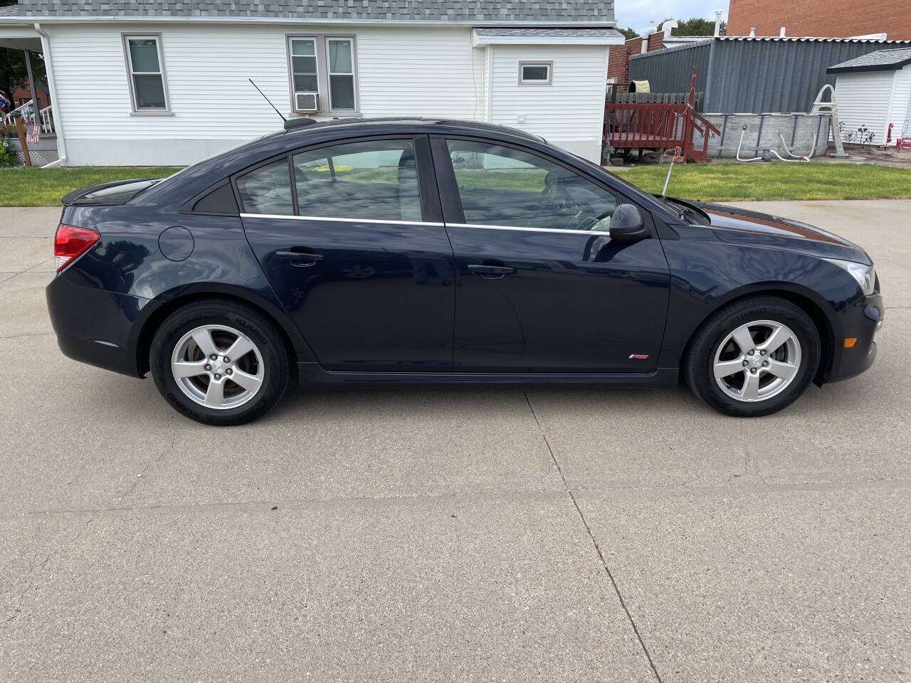 Used 2015 Chevrolet Cruze LT w/ Sun And Sound Package FWD image 6