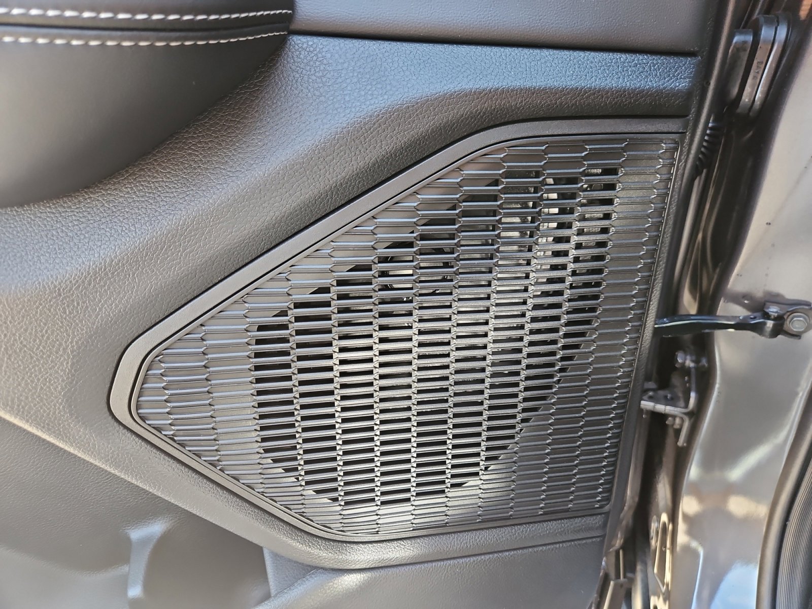 New 2025 Jeep Grand Cherokee Limited w/ Trailer Tow Package image 27