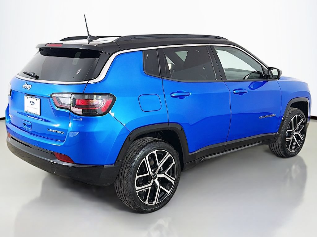 Used 2025 Jeep Compass Limited w/ Elite Group AWD/4WD image 14
