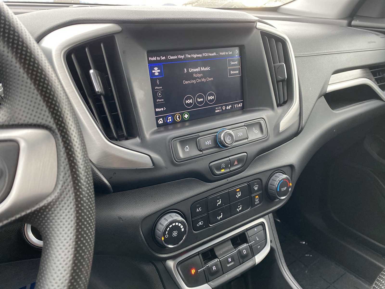 Used 2024 GMC Terrain SLE image 18