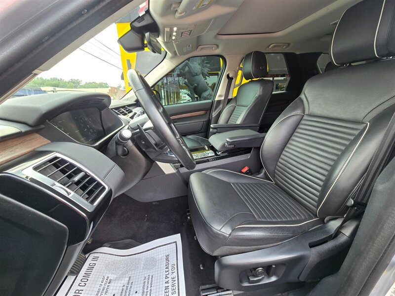 Used 2020 Land Rover Discovery HSE AWD/4WD image 14