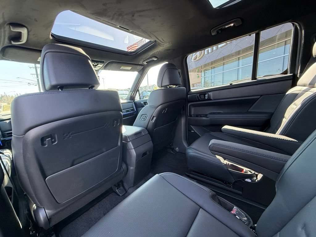 Used 2025 Hyundai Santa Fe Calligraphy AWD/4WD image 15