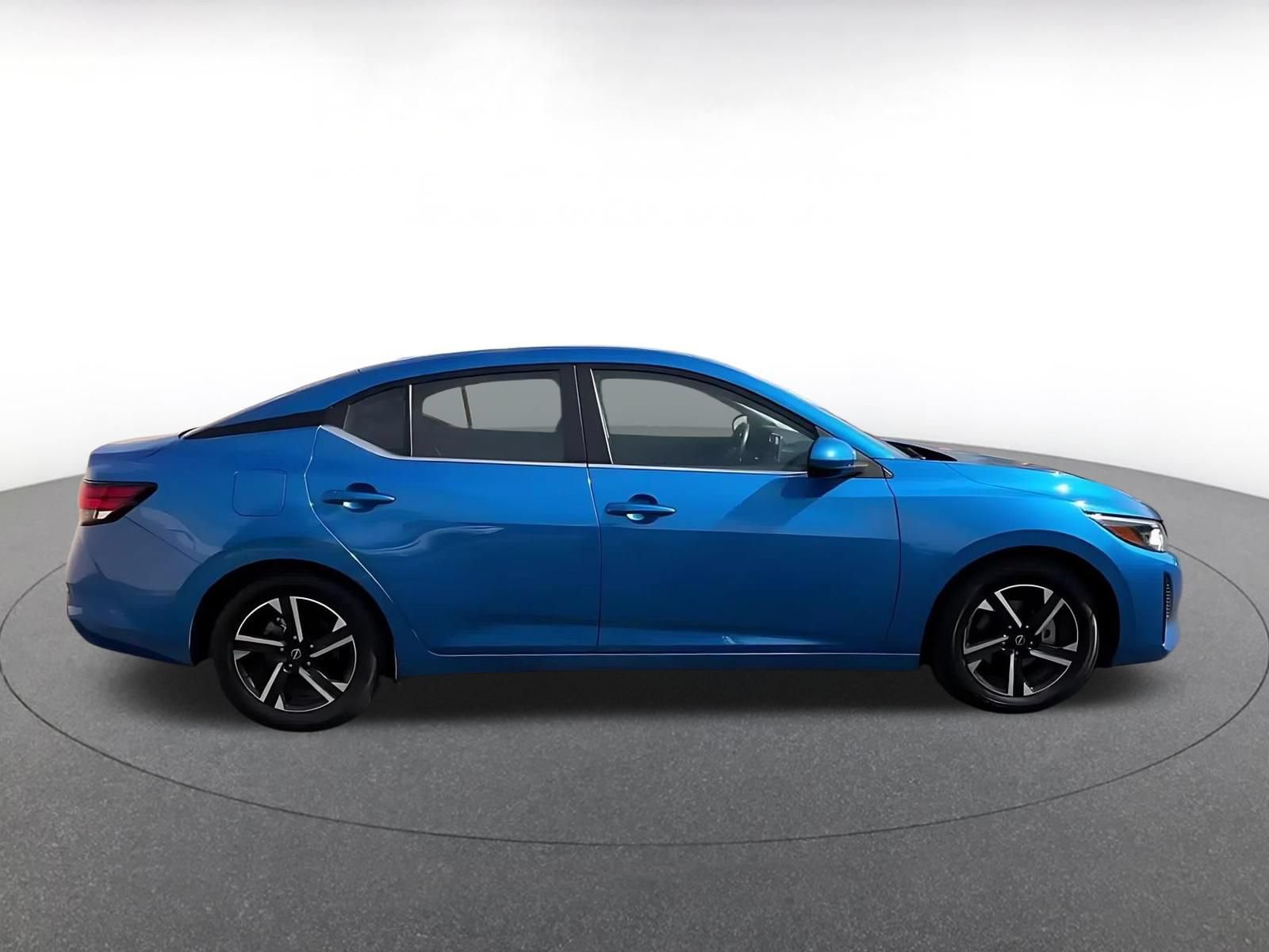 Used 2025 Nissan Sentra SV FWD image 13