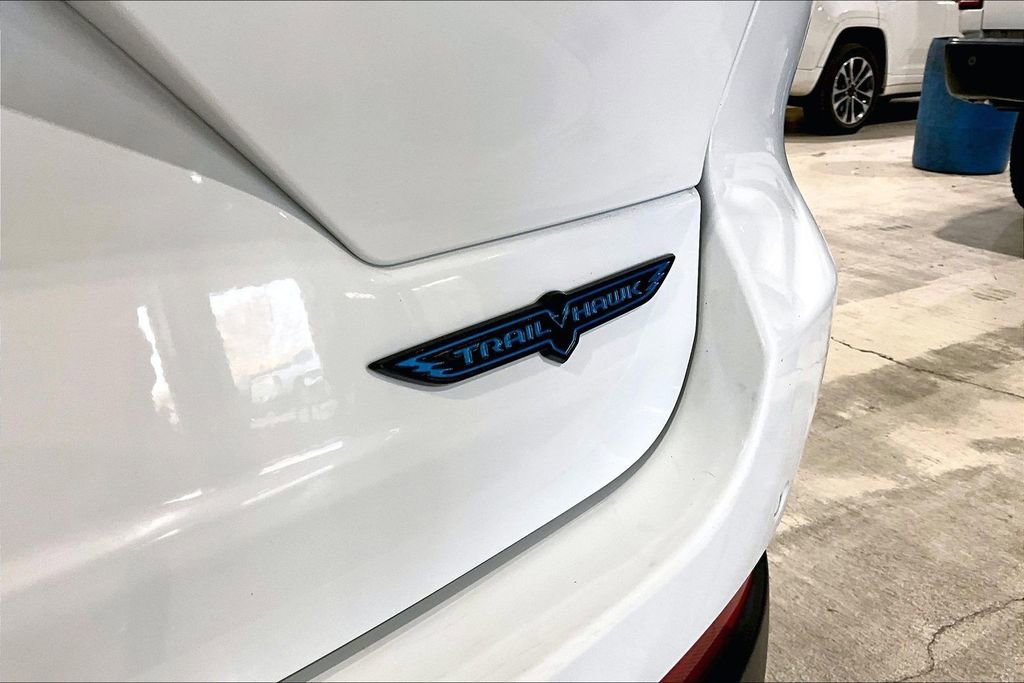 Used 2024 Jeep Grand Cherokee Trailhawk image 11