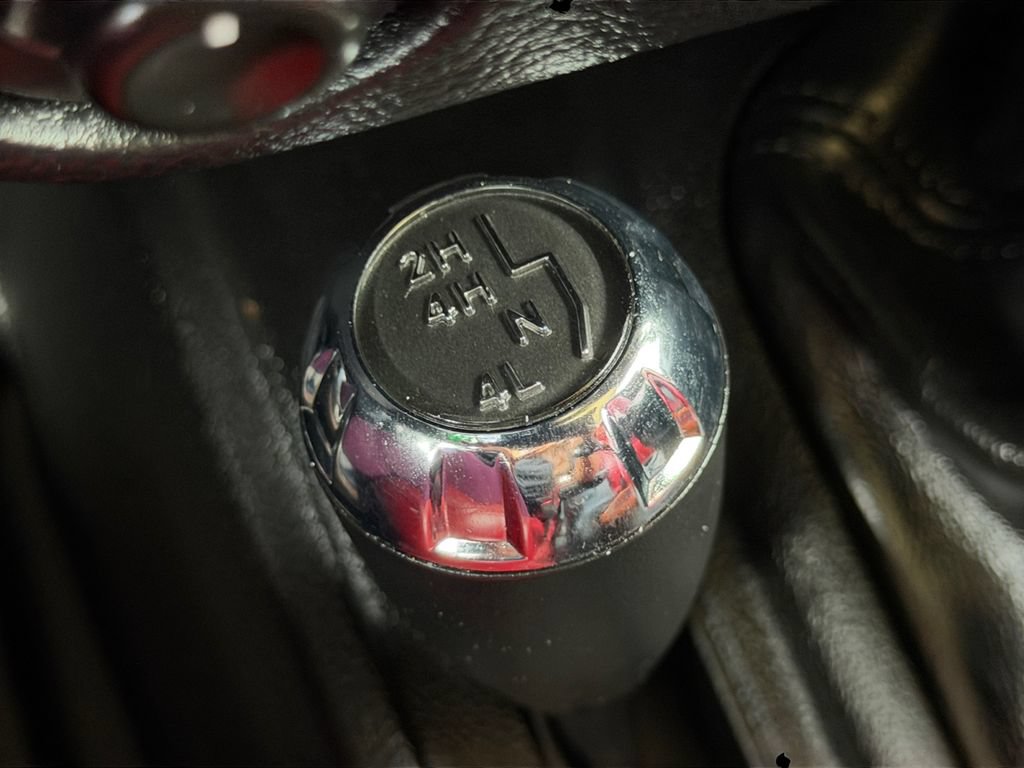 Used 2013 Jeep Wrangler Rubicon AWD/4WD image 32