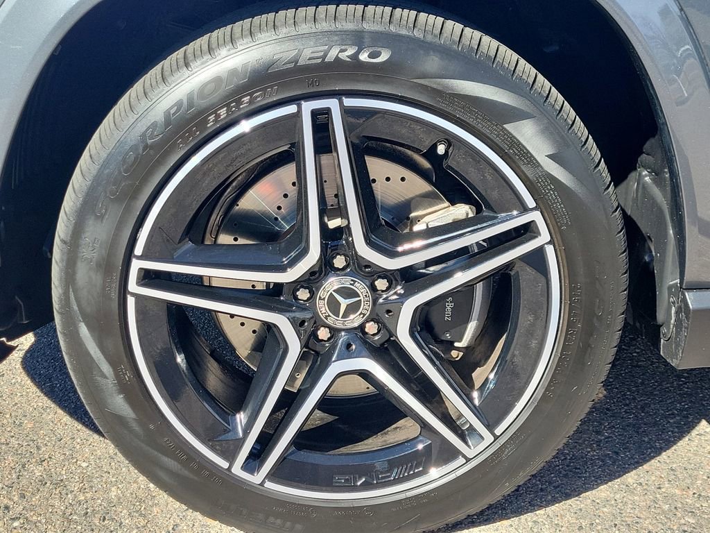 Used 2024 Mercedes-Benz GLS 450 4MATIC image 10