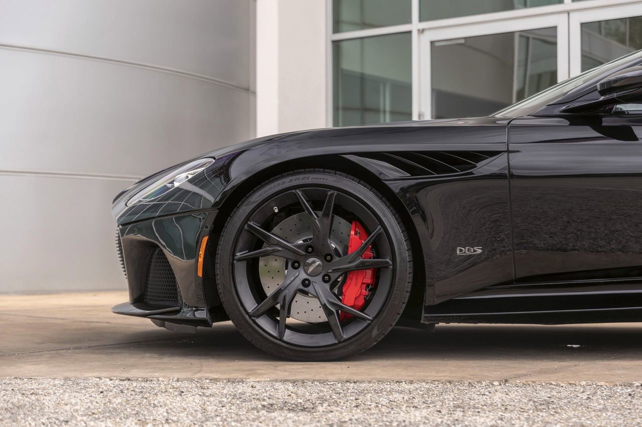 Used 2019 Aston Martin DBS Superleggera RWD image 30