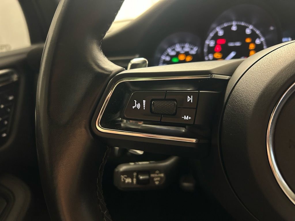 Certified 2023 Porsche Macan Turbo image 15