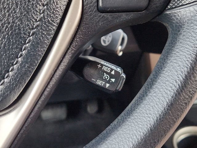 Used 2013 Toyota RAV4 XLE AWD/4WD image 36