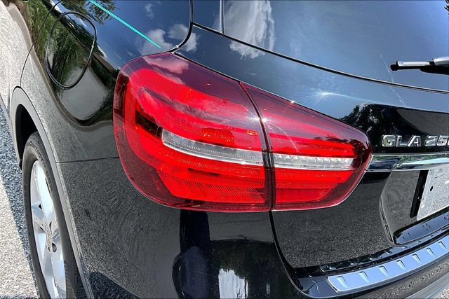 Certified 2020 Mercedes-Benz GLA 250 4MATIC image 17