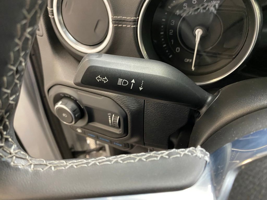 Used 2023 Jeep Wrangler Unlimited Sahara image 33