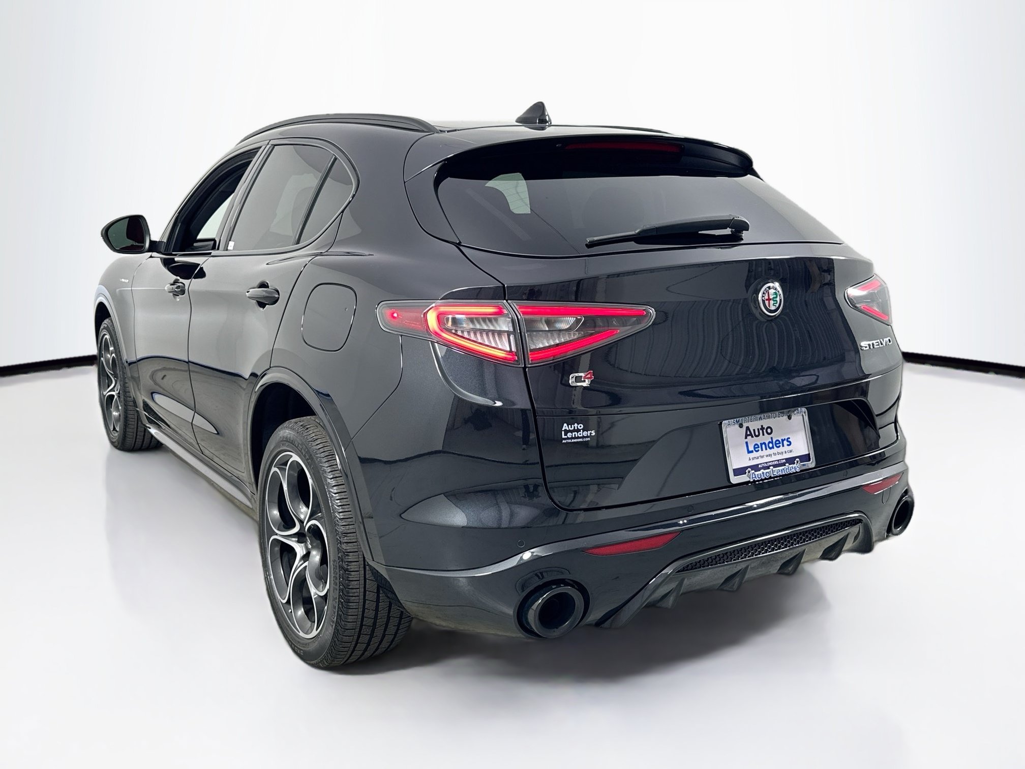 Used 2025 Alfa Romeo Stelvio Sprint w/ Veloce Package AWD/4WD image 7