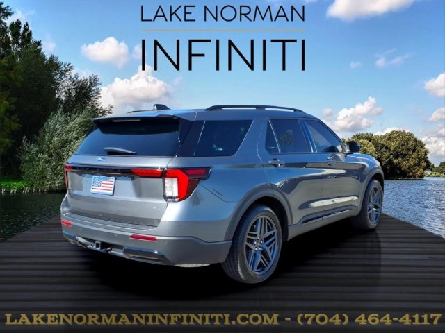 Used 2025 Ford Explorer ST-Line w/ Premium Package RWD image 23