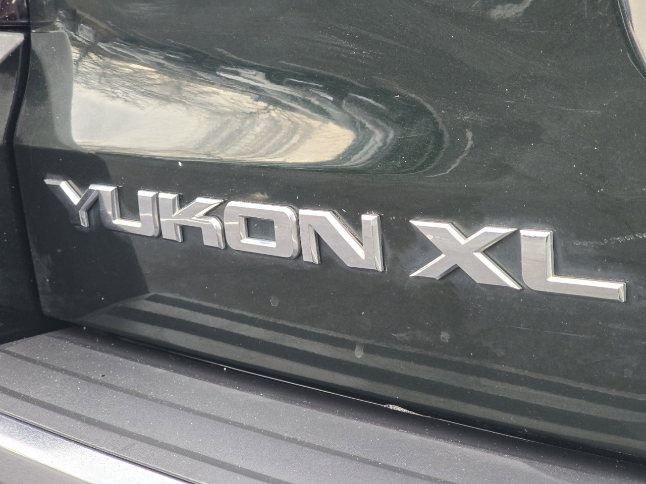 Used 2016 GMC Yukon XL Denali w/ Open Road Package image 17