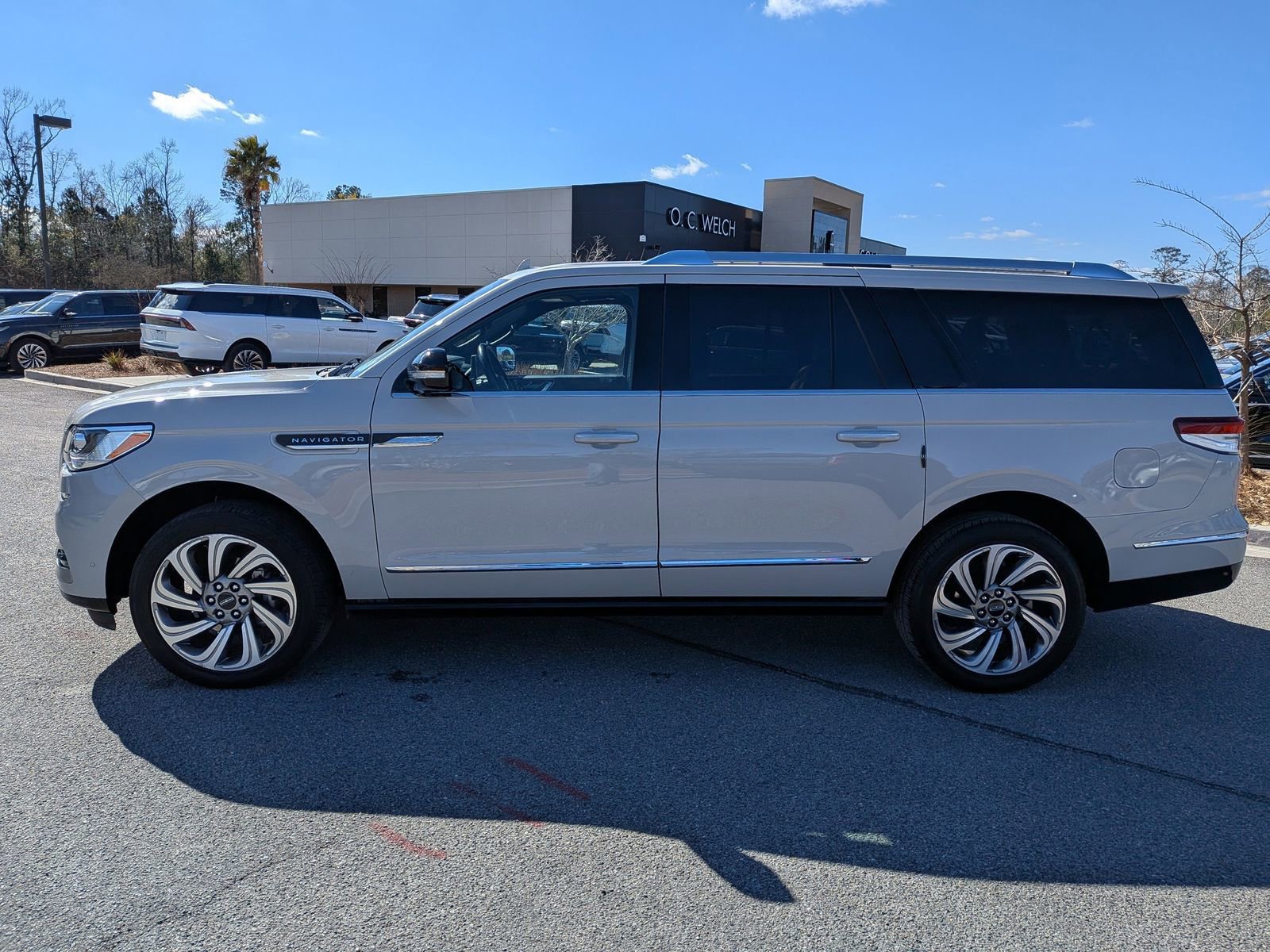 Certified 2022 Lincoln Navigator L Reserve image 7