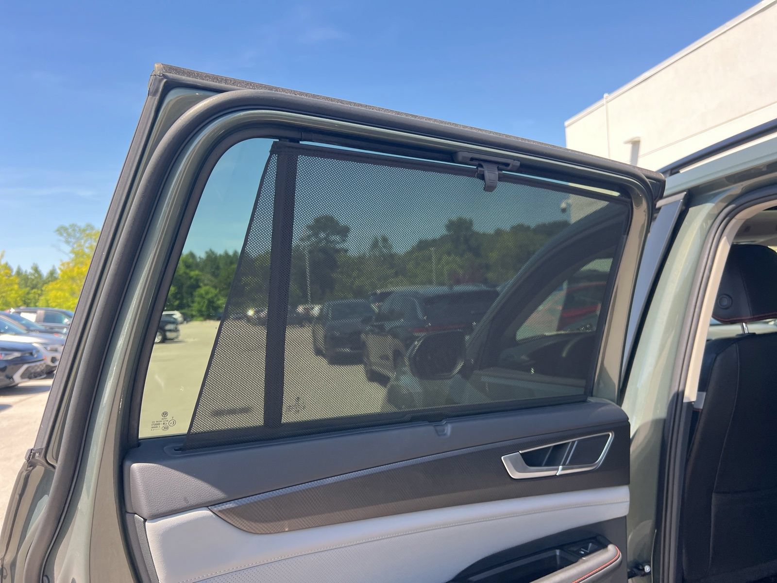 Certified 2024 Volkswagen Atlas Peak Edition SE AWD/4WD image 32