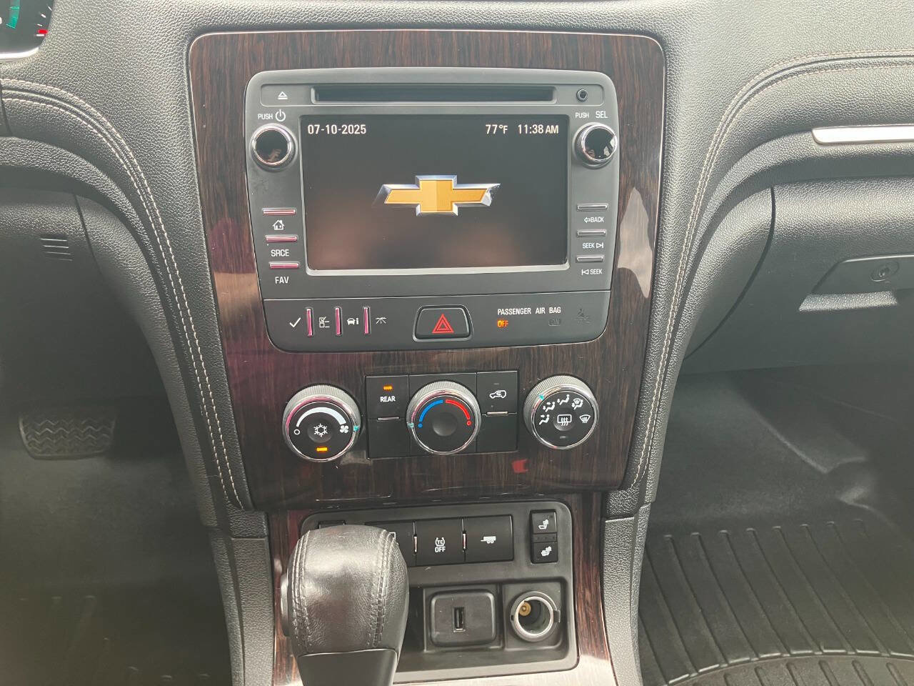 Used 2017 Chevrolet Traverse LT image 20