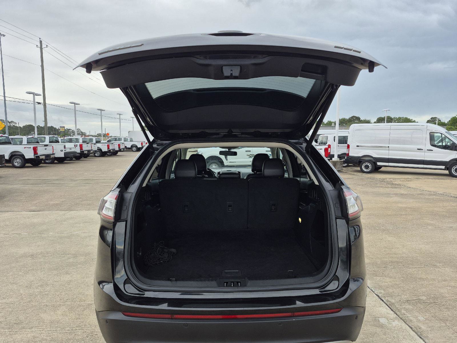 Used 2015 Ford Edge SEL w/ Equipment Group 201A FWD image 16