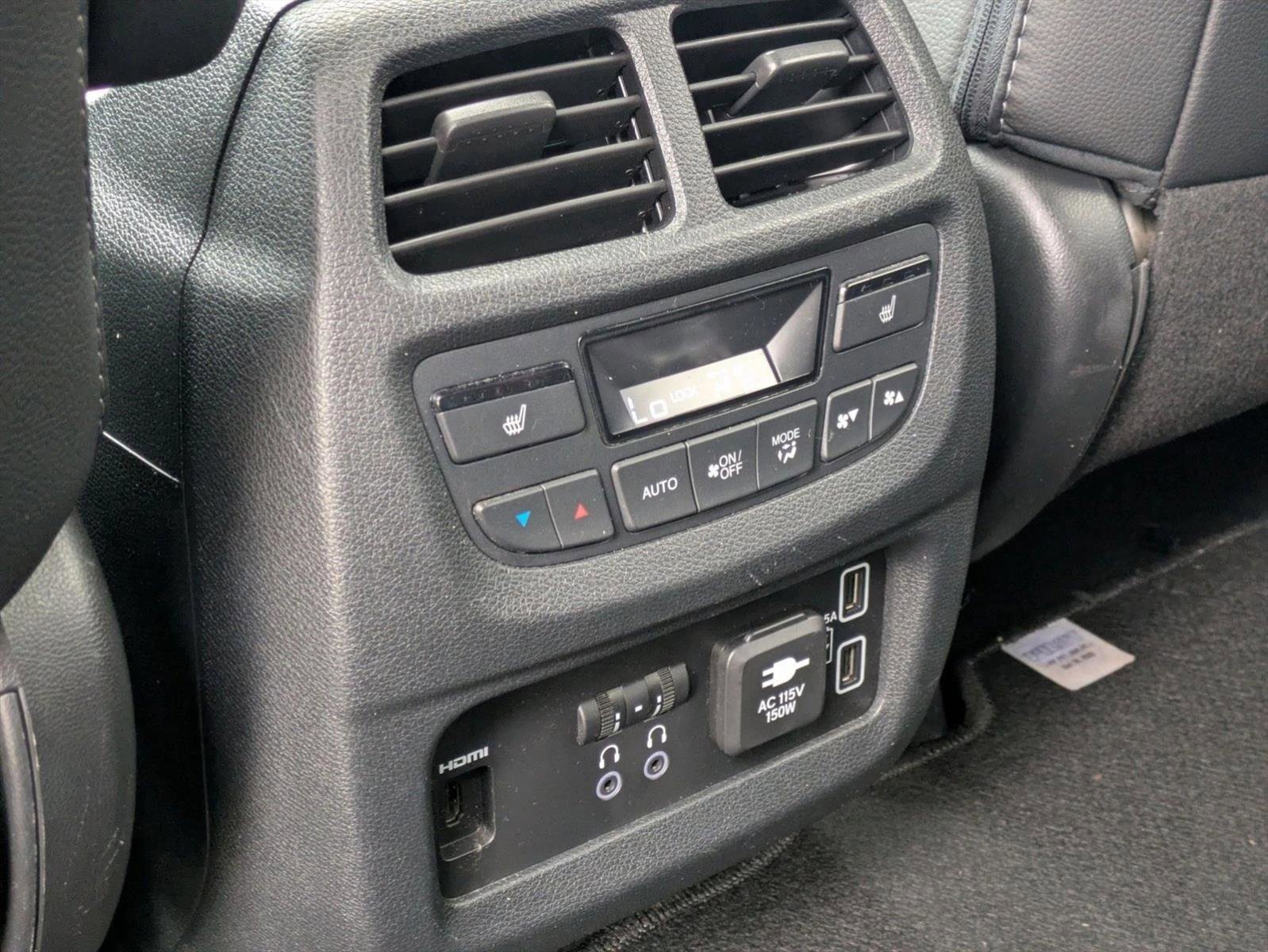 Used 2021 Honda Pilot Touring image 21
