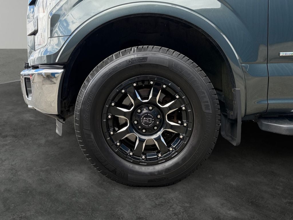 Used 2015 Ford F150 Lariat w/ Equipment Group 502A Luxury AWD/4WD image 4