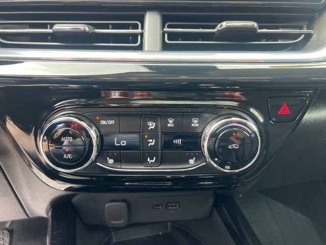 Used 2025 Chevrolet Trax ACTIV w/ Sunroof Package FWD image 27