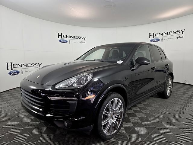 Used 2017 Porsche Cayenne Platinum Edition image 2