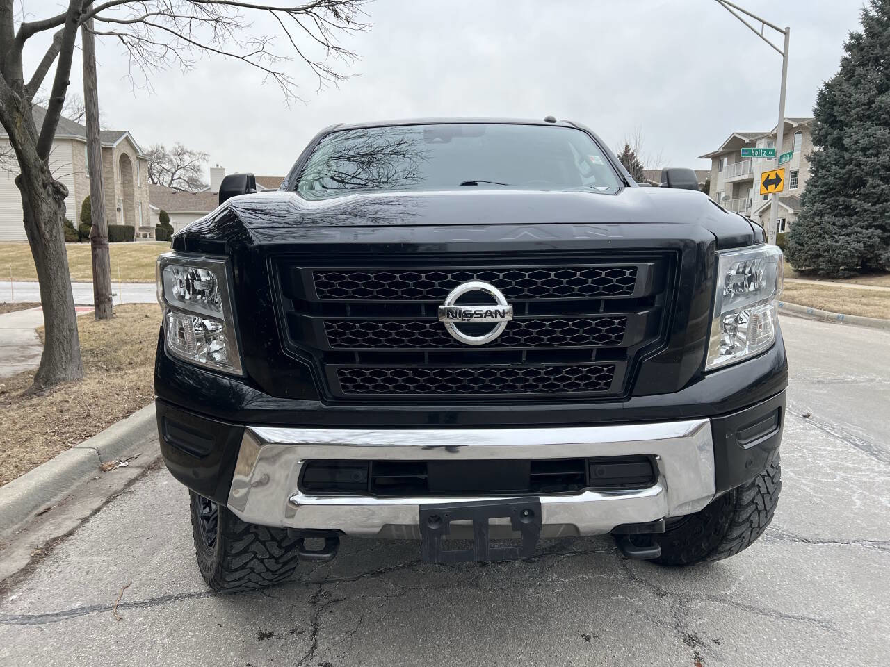Used 2020 Nissan Titan SV w/ SV Convenience Package image 2
