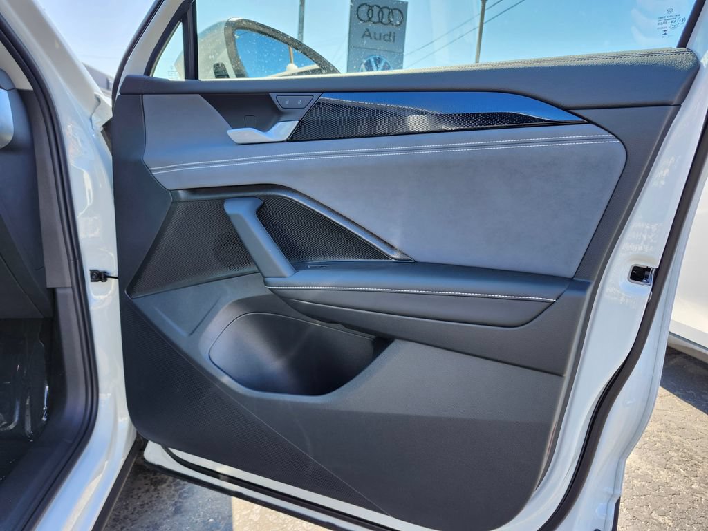 New 2026 Volkswagen Tiguan SE AWD/4WD image 13