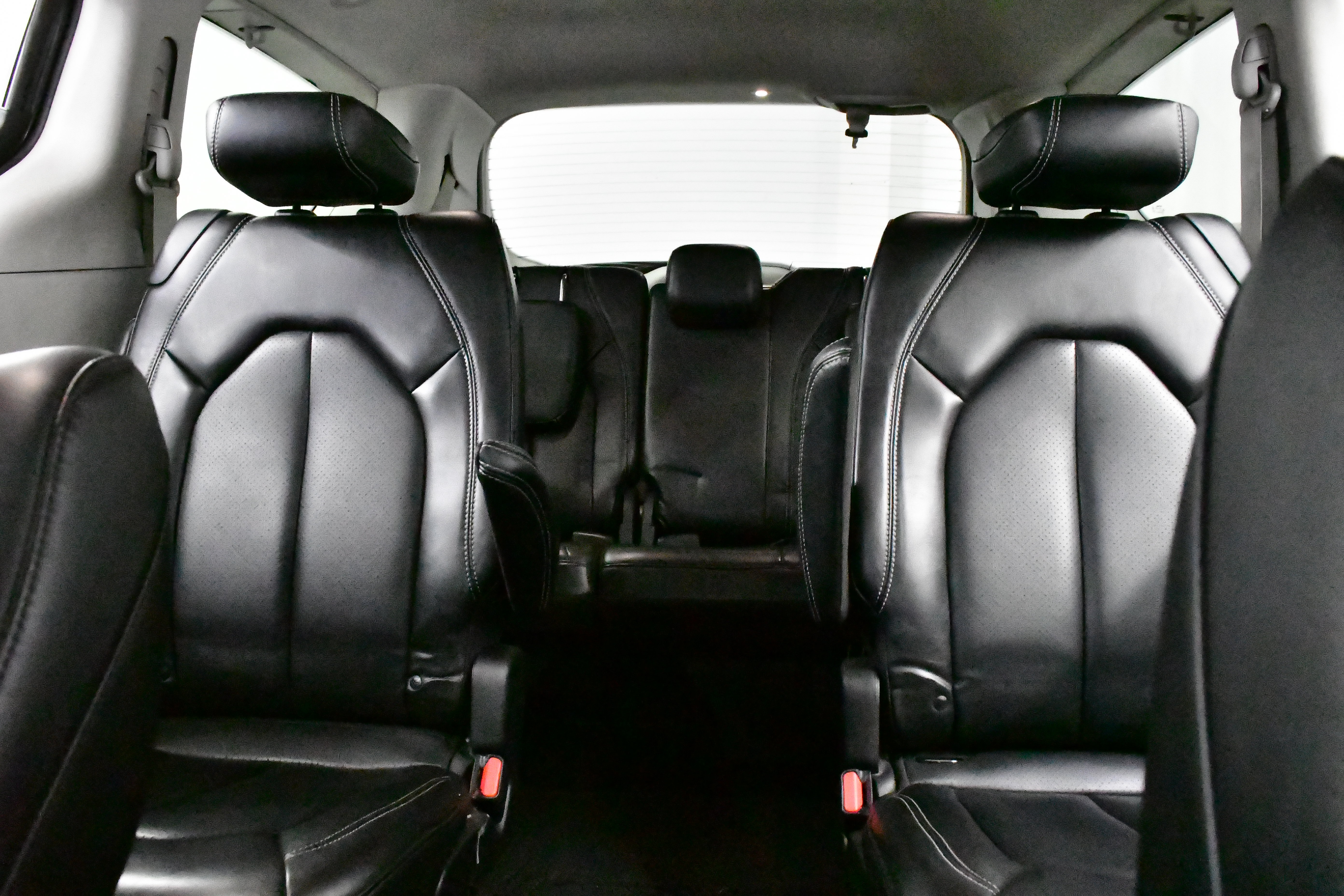 Used 2023 Chrysler Pacifica Touring-L FWD image 12