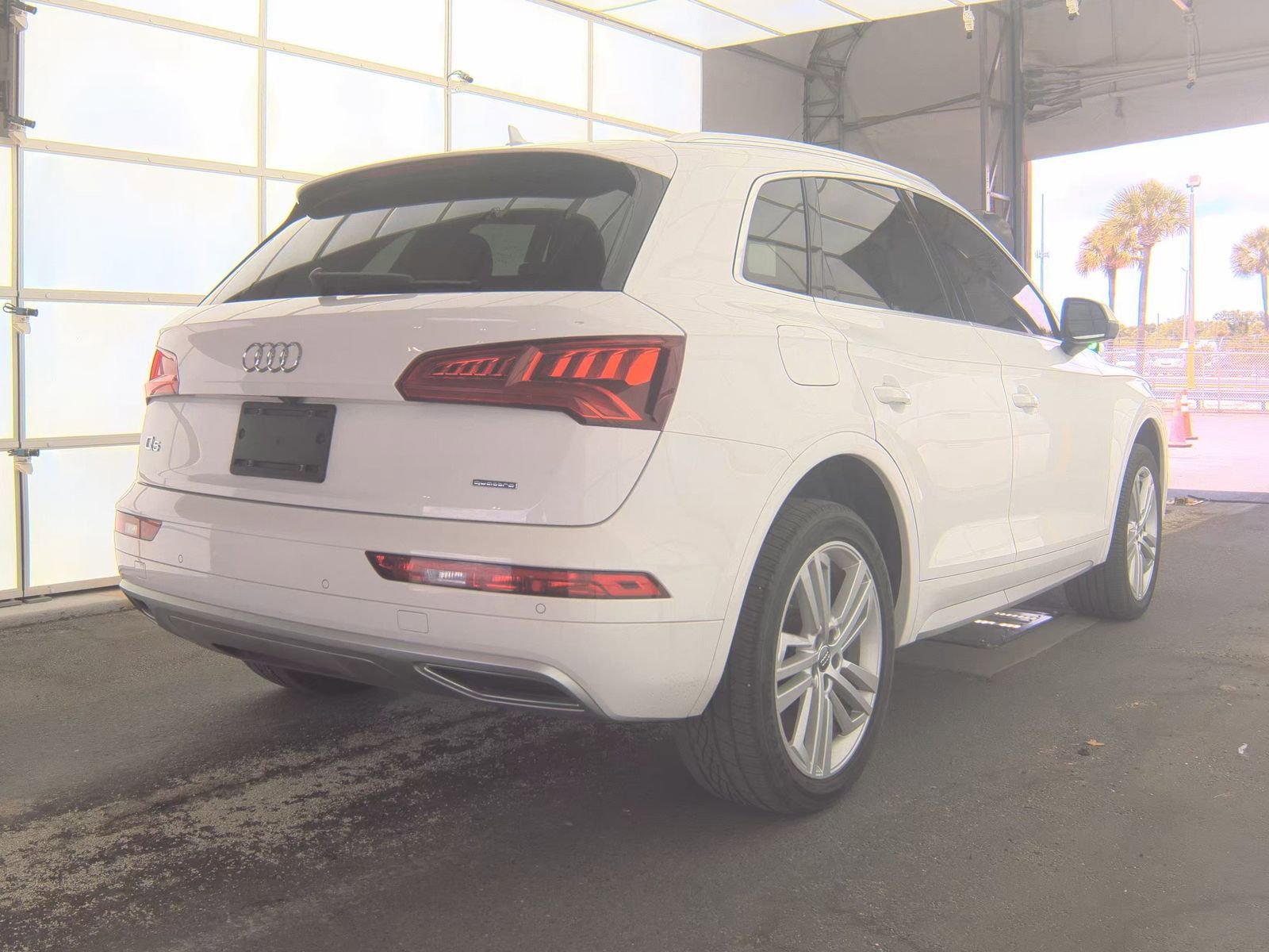 Used 2020 Audi Q5 2.0T Premium Plus w/ Premium Plus Package AWD/4WD image 6