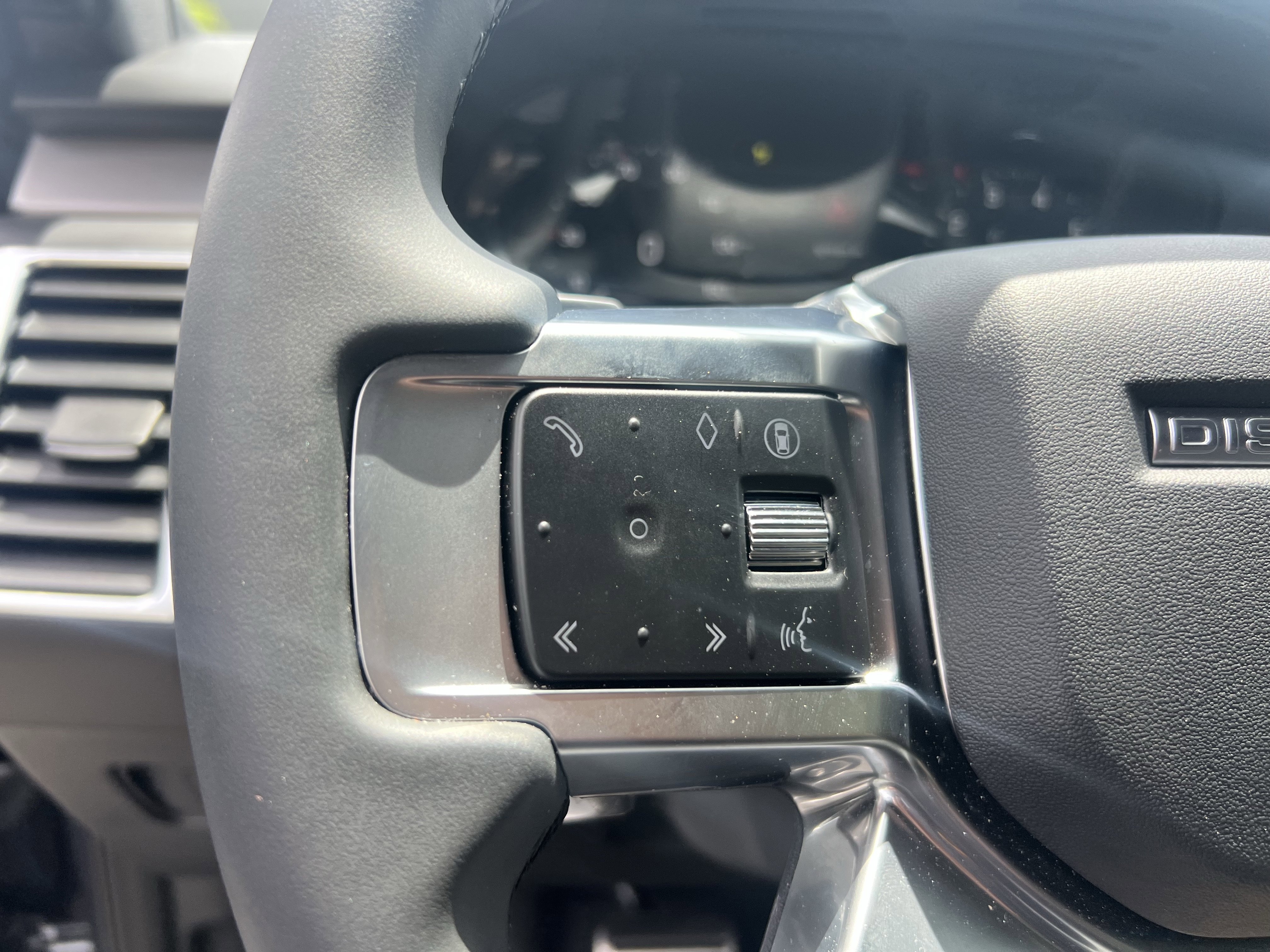 Certified 2025 Land Rover Discovery Dynamic SE AWD/4WD image 21