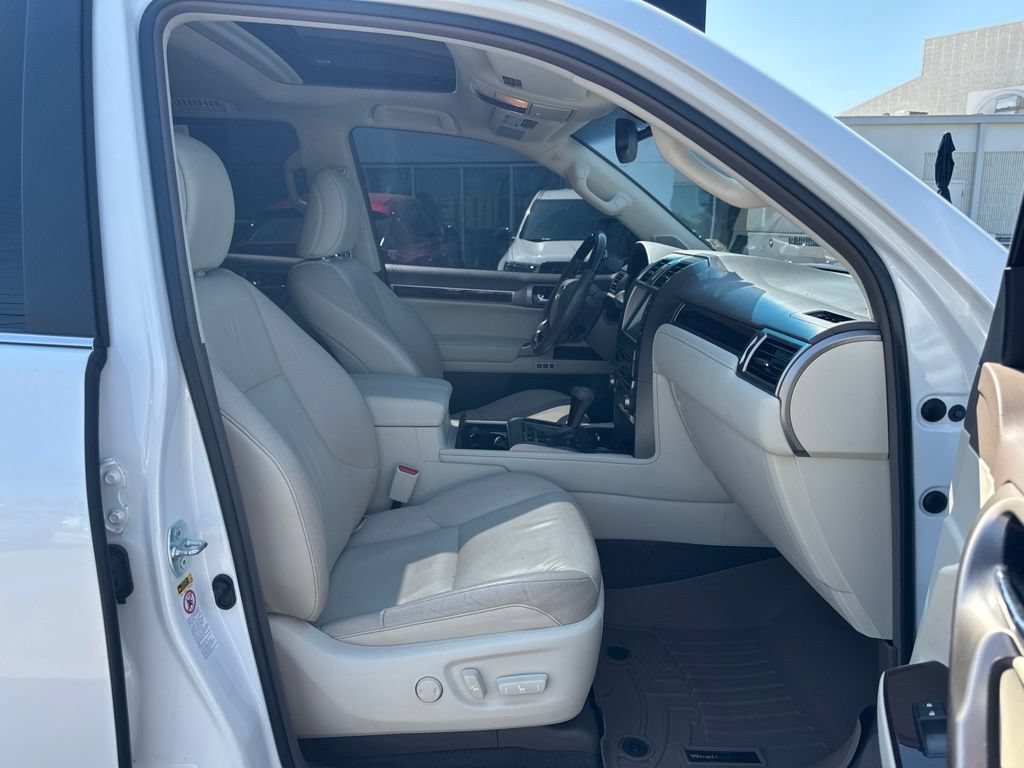 Used 2017 Lexus GX 460 Premium AWD/4WD image 16