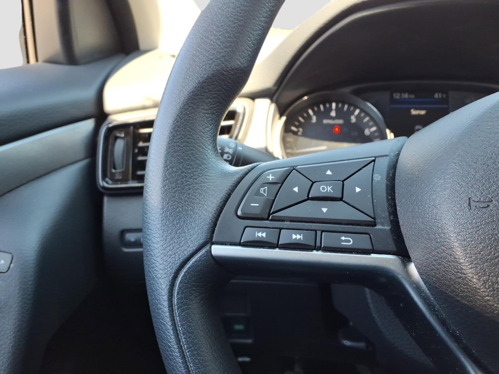 Used 2022 Nissan Rogue Sport S image 23