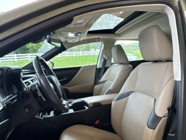 Used 2019 Lexus ES 350 w/ Premium Package FWD image 3