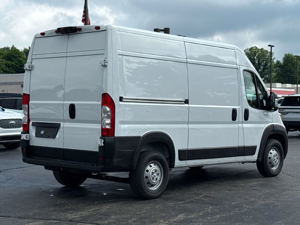 Used 2023 RAM ProMaster 2500 w/ Convenience Group FWD image 9