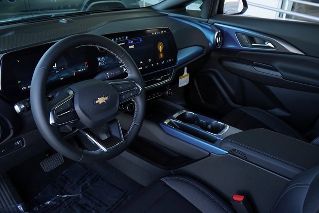New 2025 Chevrolet Equinox EV LT image 24