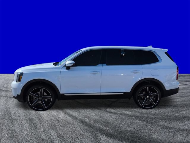 Used 2025 Kia Telluride LX FWD image 7
