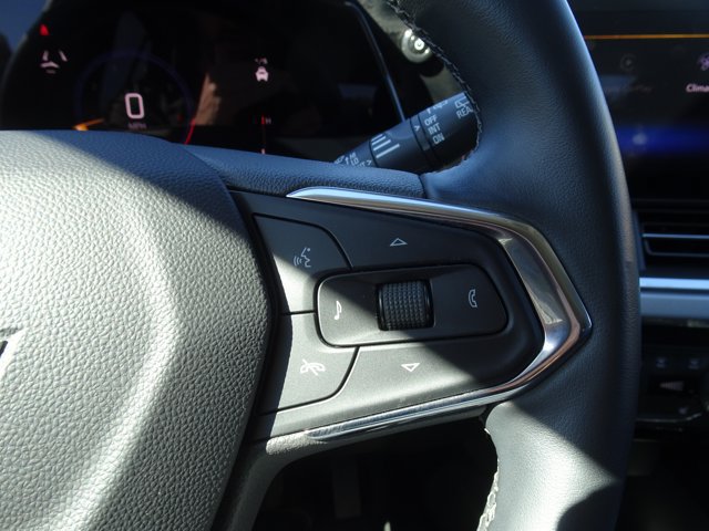 Used 2024 Chevrolet Trax LT w/ Driver Confidence Package FWD image 22