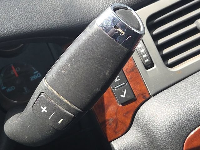 Used 2010 Chevrolet Avalanche LTZ AWD/4WD image 32