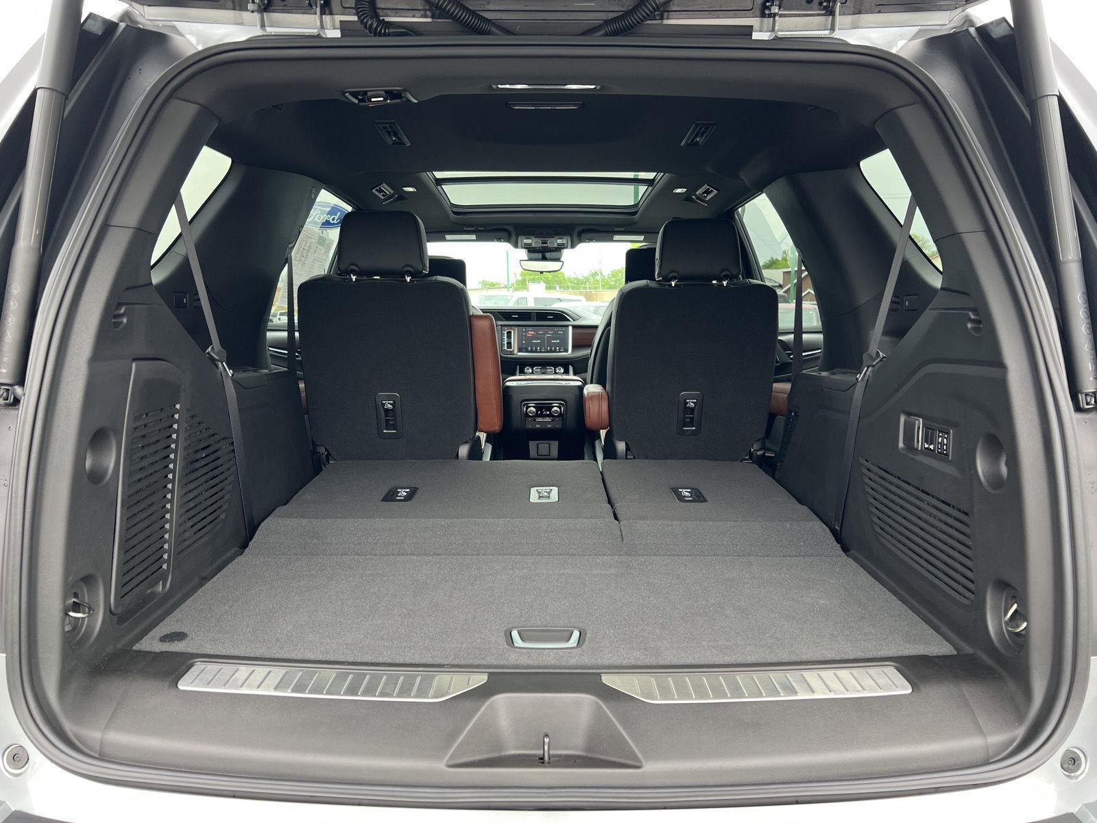 Used 2023 GMC Yukon Denali Ultimate AWD/4WD image 64