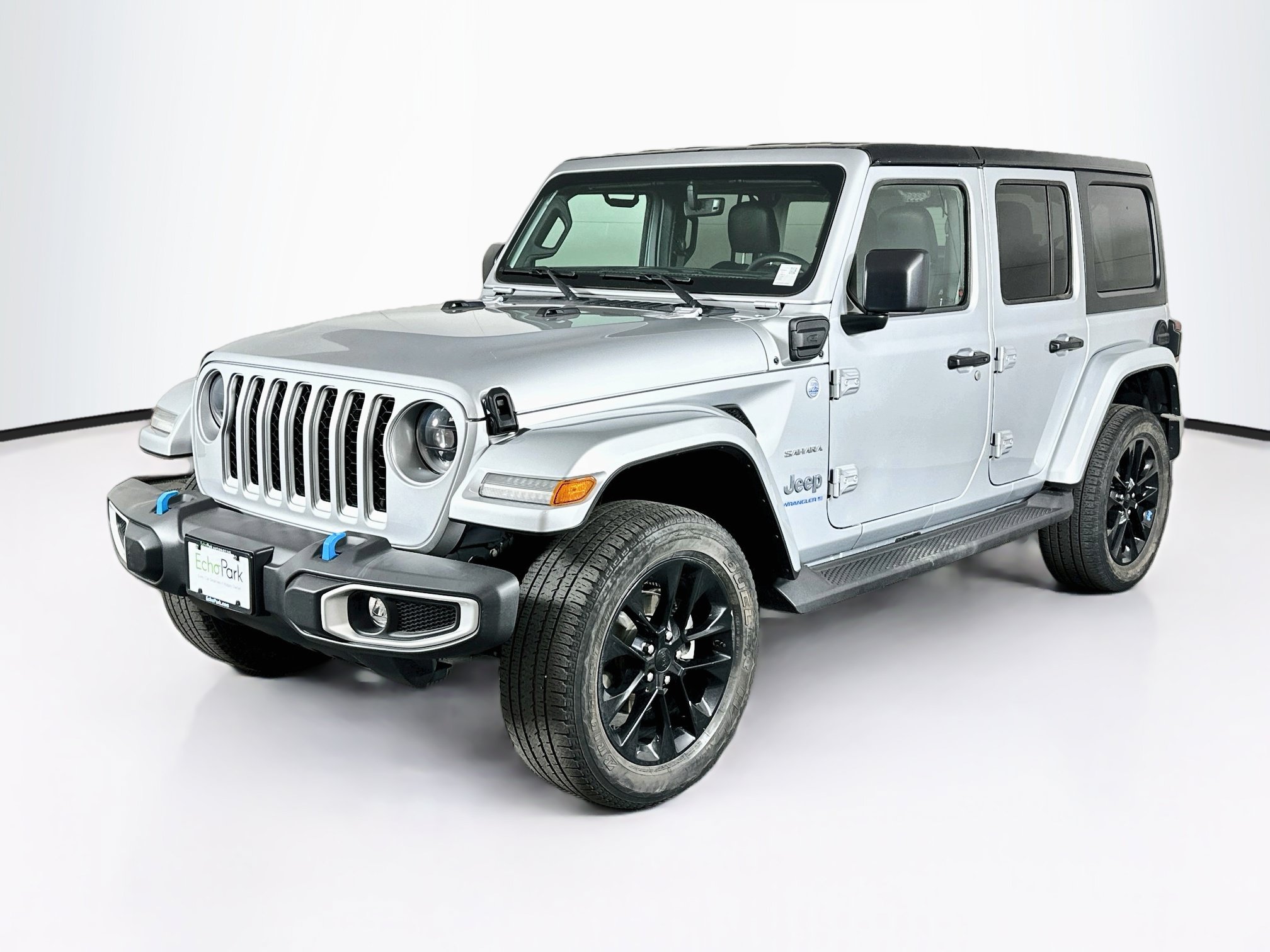 Used 2023 Jeep Wrangler Unlimited Sahara AWD/4WD image 3