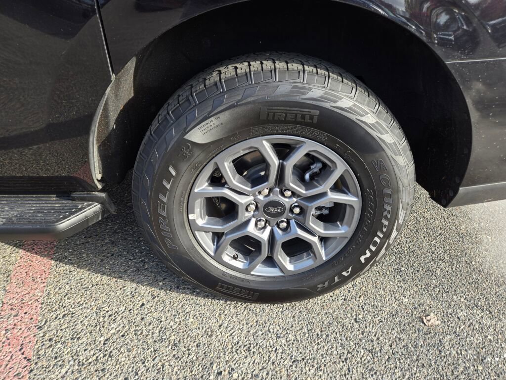 Used 2025 Ford Expedition Max Active image 9