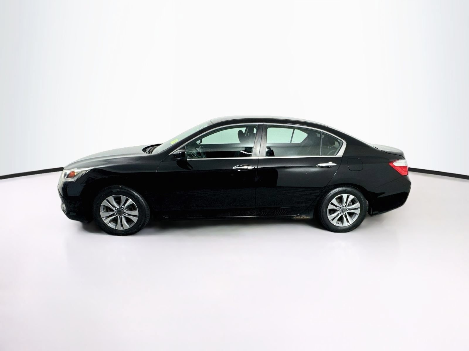 Used 2013 Honda Accord LX image 4
